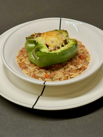 Green bell pepper stuffed with minced beef