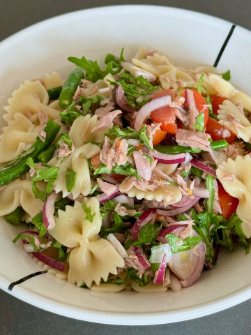 Summer pasta with green beans and tuna