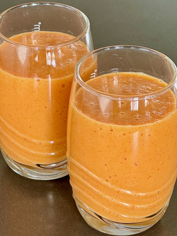 Persimmon smoothie with carrot