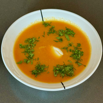 Carrot soup with orange juice and ginger